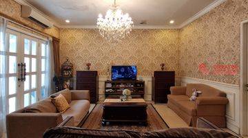 Gambar 3 Rumah Model American Classic Dalam Komplek