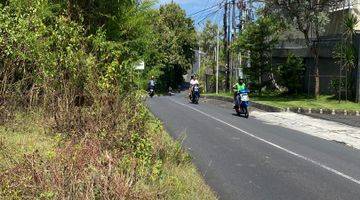 Gambar 3 Kav Kecil Di Pinggir Jalan Raya Gua Gong