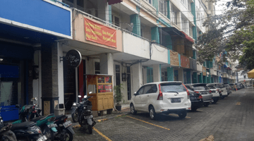 Gambar 1 Ruko 4 Lantai Pada Area Bisnis dan Perkantoran Kebayoran Baru Jakarta