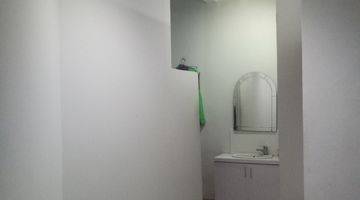 Gambar 4  Ruang Kantor pada Ruko Grand Wijaya Kebayoran Baru