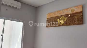 kamar tidur dijual rumah dua lantai furnish
