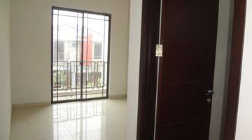 kamar tidur dijual rumah dua lantai ukuran