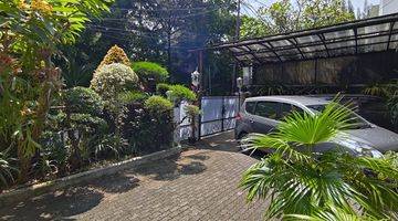 Gambar 5 Rumah Hoek di Gading Putih Raya, Kelapa Gading 735m2