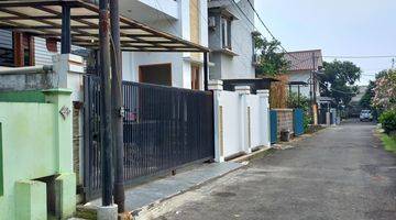 Gambar 2 Rumah dua lantai