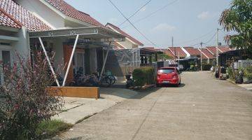 Gambar 5 Rumah Cantik Akses Tol Stasiun dilewati angkot