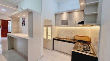 Gambar 4 Rumah Bagus 2 Lt Klasik Modern Gress Area Gentan