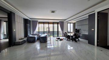 ruang keluarga rumah mewah full furnished di
