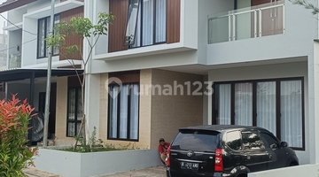tampak depan rumah dijual di sector 2