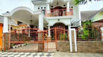 tampak depan rumah bu 2 lantai di