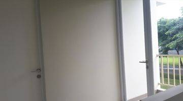 kamar tidur rumah 2 lantai di dalam