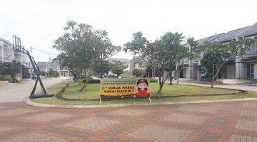 foto lainnya rumah 2 lantai di dalam