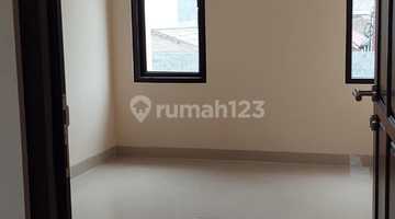 kamar tidur rumah 2 lantai murah banget