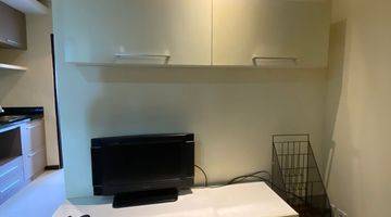 Gambar 3 Disewakan Apartemen Cosmo Mansion 1 Bedroom Lantai Tengah Furnished