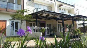 tampak depan rumah cantik siap huni dua