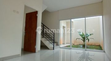 ruang tamu rumah cantik siap huni dua