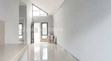ruang tamu ready stok  rumah kekinian cibubur
