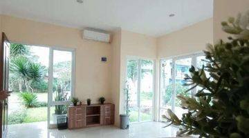 ruang tamu rumah hook dalam cluster cikeas