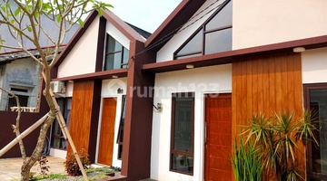 tampak depan rumah bebas banjir lokasi di