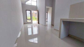ruang tamu rumah ready stok di cikeas