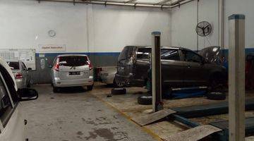 Gambar 4 Gudang Ex Showroom Arteri Pondok Indah