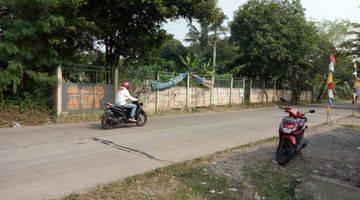 Gambar 1 Tanah Kotak Dan Pagar Keliling di Pinggir Jalan Dekat Bsd City