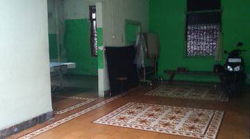 Gambar 3 Rumah pinggir jalan raya