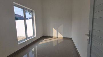kamar tidur rumah mewah bata merah di