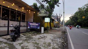 Gambar 3 Tempat usaha resto coffee shop full furnish Dkat Kampus Ui