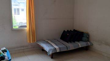 kamar tidur dijual rumah 2 lantai full