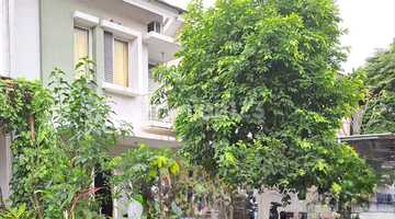 tampak depan dijual rumah 2 lantai full