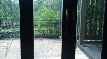 foto lainnya dijual rumah bagus 2lantai di