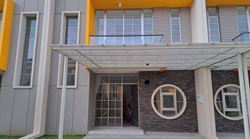 tampak depan disewakan rumah pik2 minimalis cocok