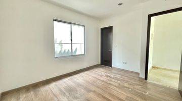 kamar tidur disewakan rumah golf island pik