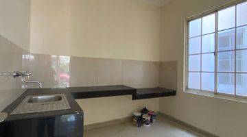 Gambar 3 Rumah Di Green Lake City Cluster West Europe 8x15, Shm, Utara