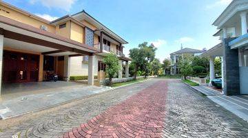 Gambar 3 BOMBASTIS...! ALA RUMAH ARTIS ! RUMAH MEWAH HOOK 2 LANTAI  FULLY FURNISHED Di DALAM PERUMAHAN BALE HINGGIL JALAN KALIURANG KM 8 NGAGLIK SLEMAN