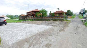 Gambar 2 Dekat Hotel Hyatt Lokasi Tanah di Jl. Damai Sleman 