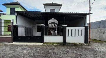 tampak depan rumah siap huni lokasi solo