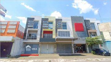 tampak depan ruko strategis lokasi tengah kota,