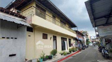tampak depan rumah terawat dan siap huni