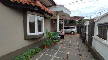 Gambar 3 Rumah Huk di Curug Auri Jatiwaringin Jakarta Timur