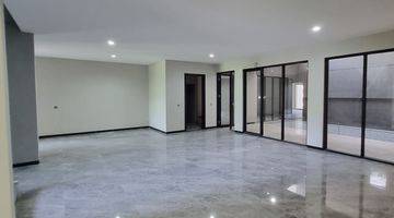 ruang keluarga rumah di citraland 3 lantai