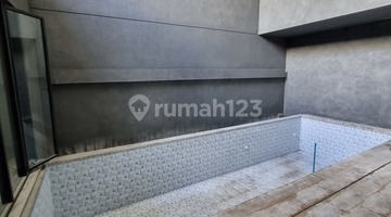 kolam renang rumah di citraland 3 lantai