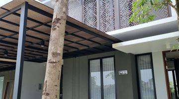 tampak depan rumah citraland surabaya modern minimalis