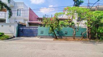 tampak depan rumah di jl mangga green