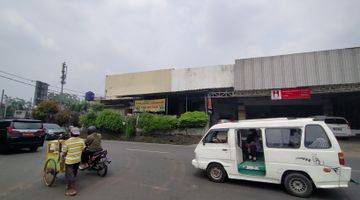 Gambar 1 Gedung Atau Gudang Dekat Station Mrt