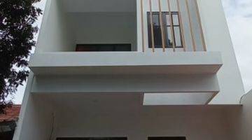 tampak depan rumah baru siap huni sangat