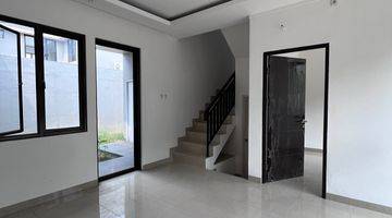 Gambar 3 Rumah Modern Didalam Cluster Emerald Terrace