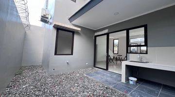 Gambar 4 Rumah 2 Lantai Didalam Cluster Emerald Terrace Jatiasih