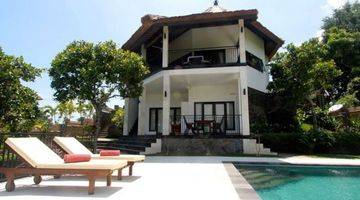 tampak depan h32 dijual villa 2 lantai