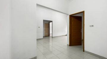 Gambar 4 Dijual Rumah Seduduk Putih Bagus Semi Furnished SHM di Jl. Gatra 6, Palembang